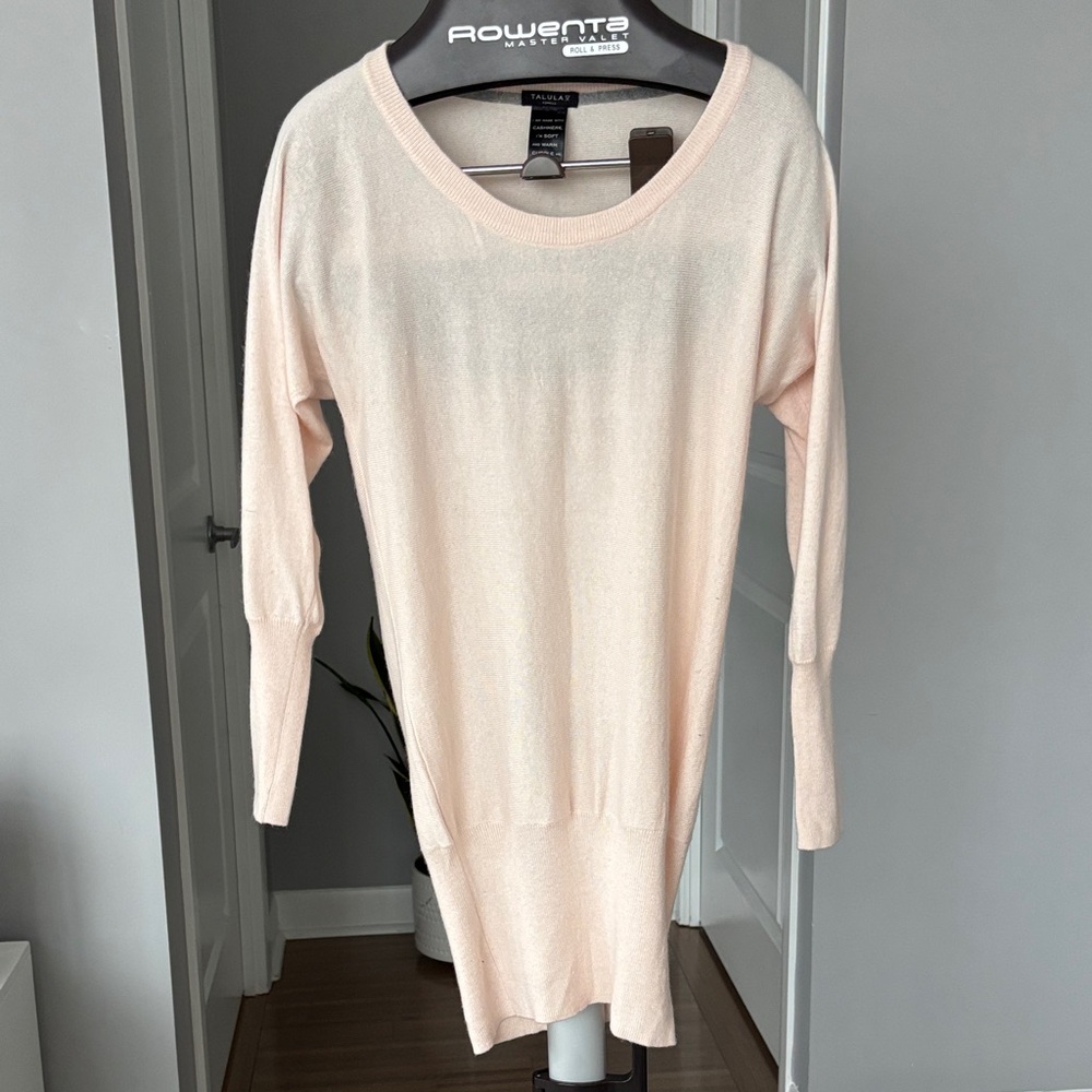 Aritzia / Talula Soft Peach Cashmere Blend Sweater
